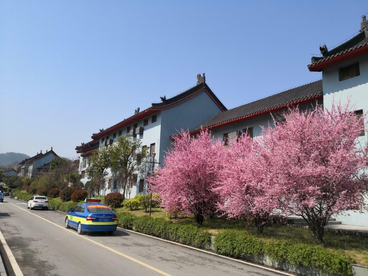 Wudangshan Yinjie Holiday Hotel Danjiangkou 외부 사진